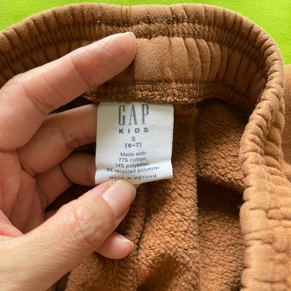 GAP Hooded Sweater and Sweatpants - Picture 7 of 8